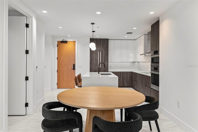 Building Photo - 777 3rd Ave N