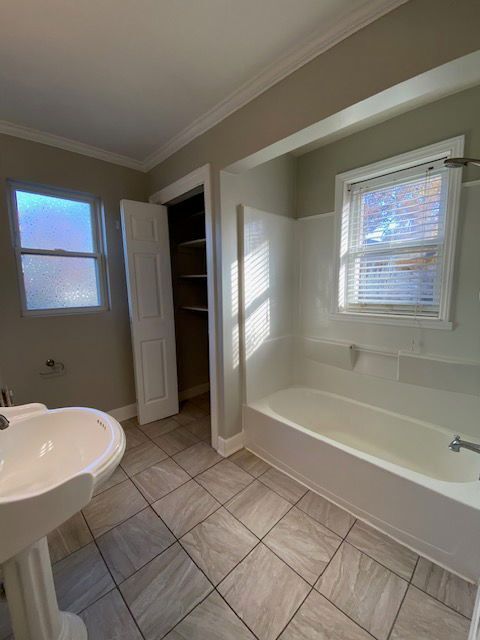 Building Photo - 702 S Cherry St