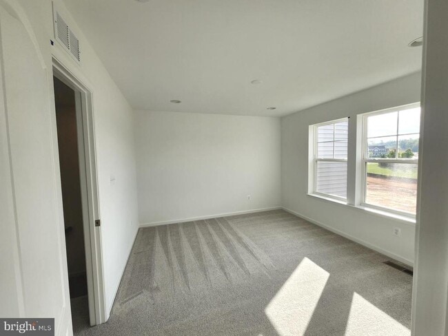 Building Photo - 229 Hillsdale Pl