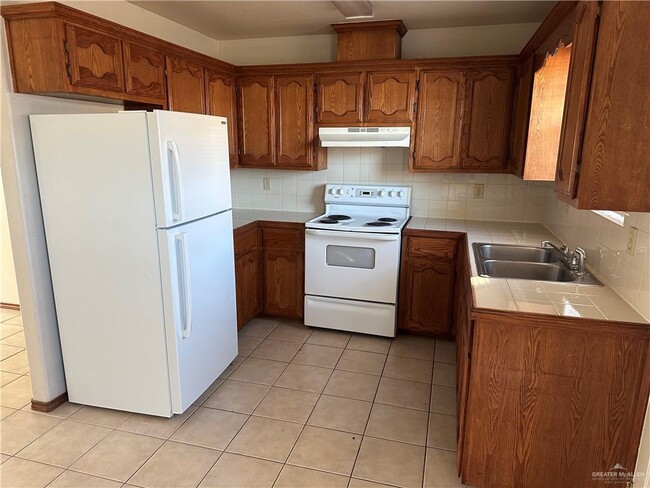 Building Photo - 17 Sal St