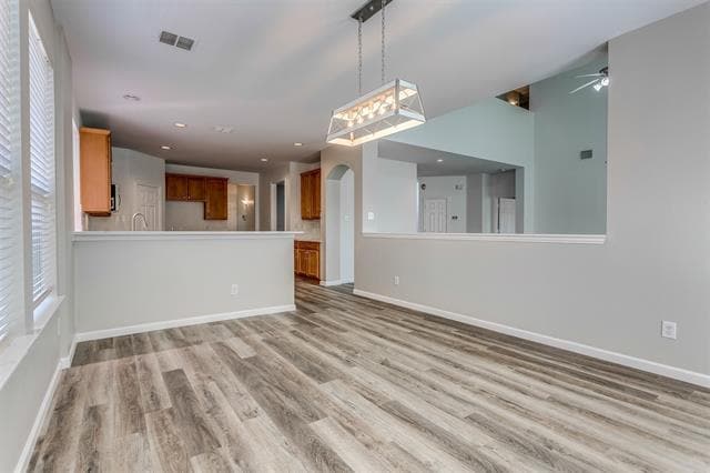 Building Photo - 817 Rushmore Dr