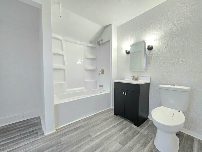 Building Photo - 3312 E Mishawaka Ave