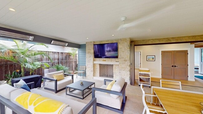 Building Photo - Beautifully Designed Country Club Home Offered July and August 2026