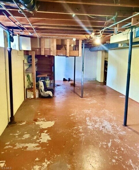 Building Photo - 12118 Center Ave