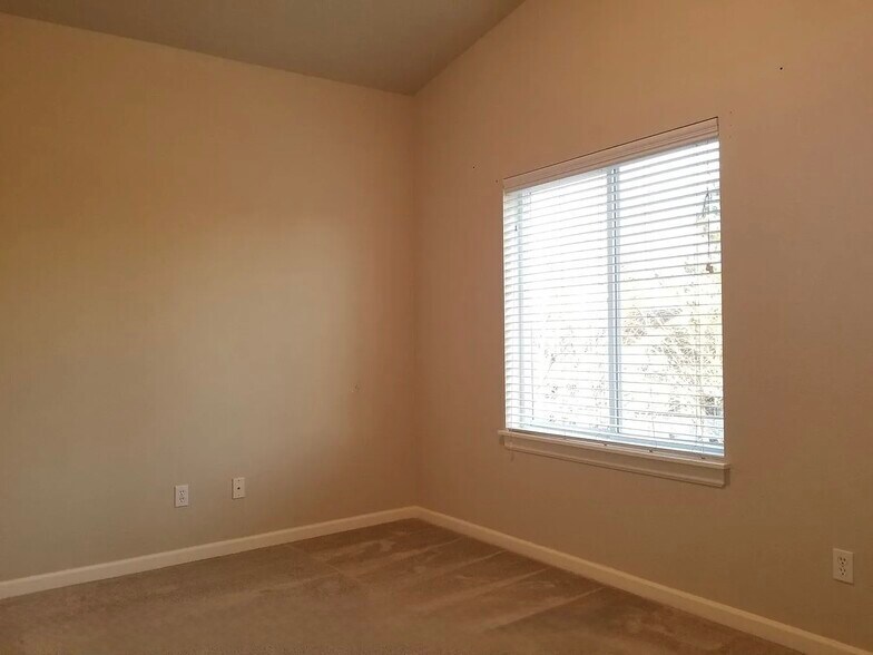 Building Photo - 16715 SW Baseline Rd