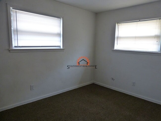 Building Photo - Cute 3 bedroom home with a 1 car garage.