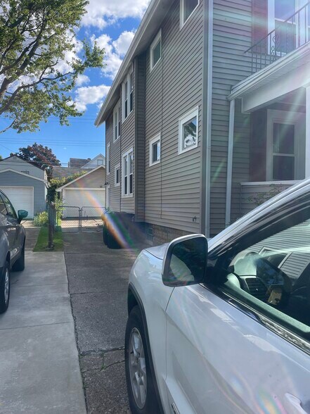 Driveway View - 141 Parkwood Ave