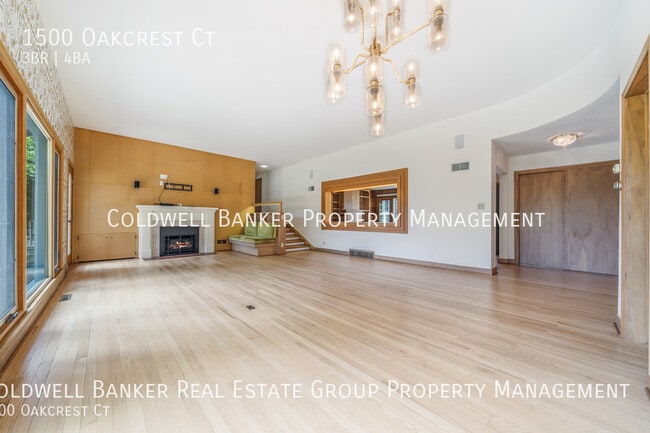 Building Photo - 1500 Oakcrest Ct