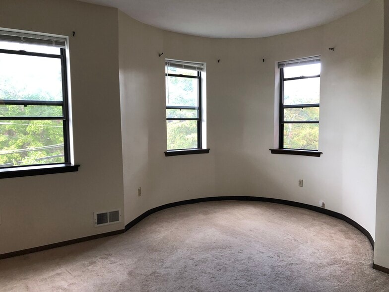 2nd floor turret room - 6344 Aurelia St