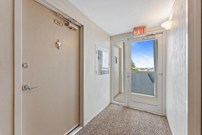 Building Photo - 2800 N Flagler Dr