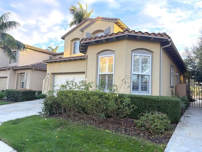 Building Photo - Enjoy warm sunsets, gentle sea breezes, and daily ocean views from this exceptional Aviara home.