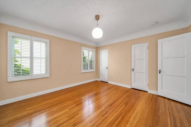 Building Photo - 336