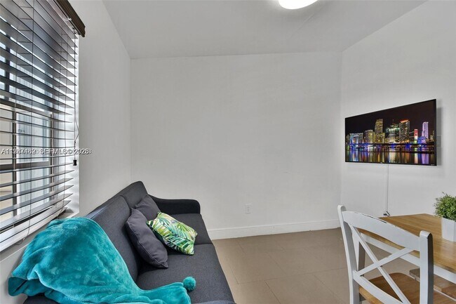 Building Photo - 6966 Byron Ave