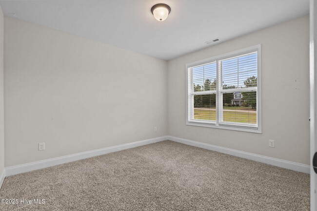 Building Photo - 120 Pinelands Vista