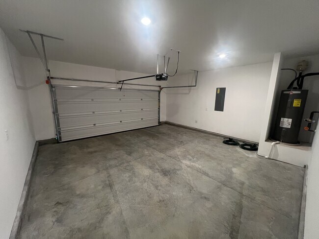 Building Photo - 110 Hartmann Crossing Dr