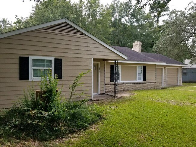 Building Photo - 470 Co Rd 857