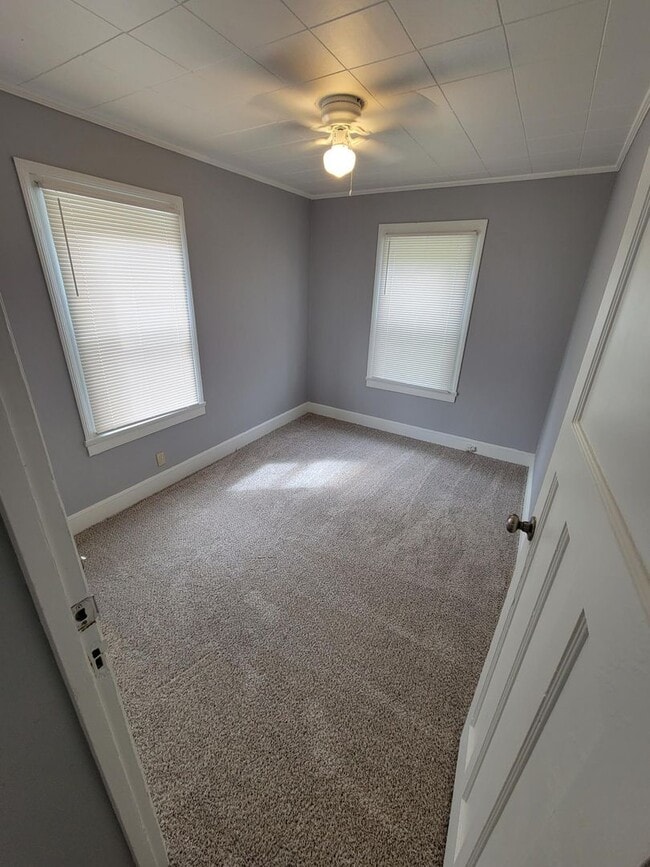 Building Photo - Great 3 bed 1 bath home coming in August!