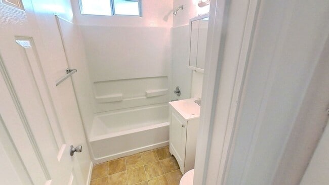 Building Photo - 1804 Capri Ave