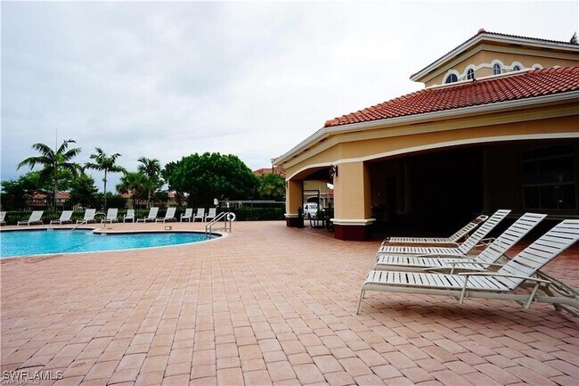 Building Photo - 9774 Roundstone Cir