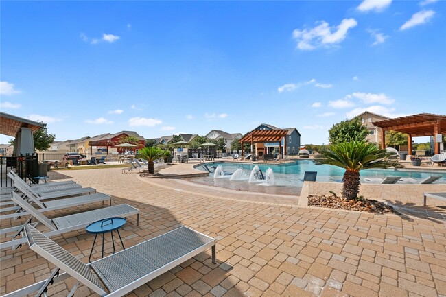 Building Photo - 6607 Aspen Heights