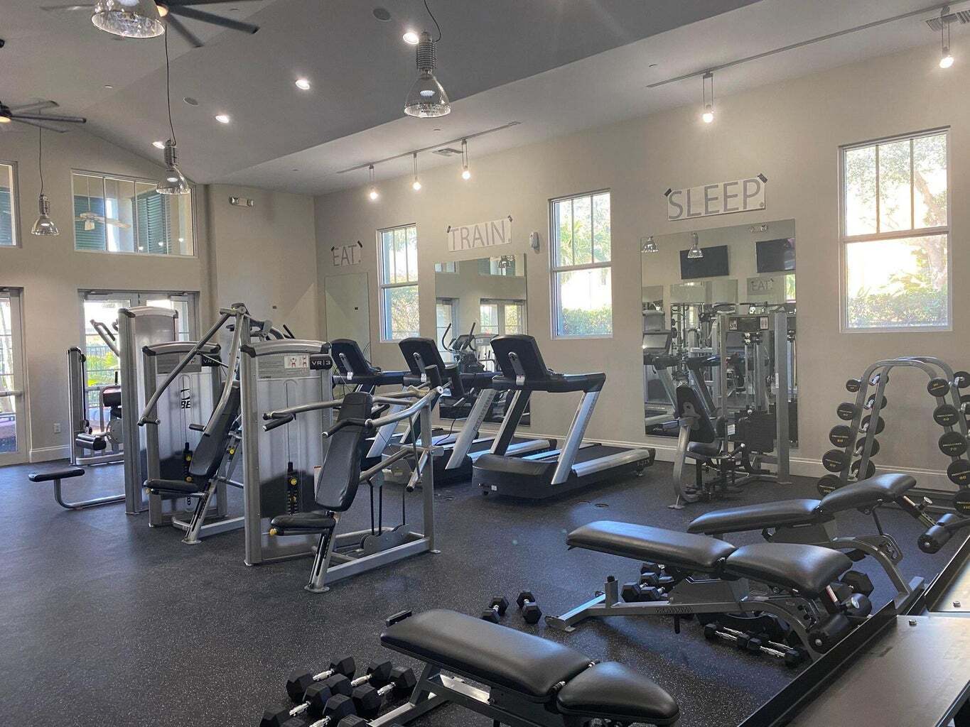 Building Photo - 750 Millbrae Ct
