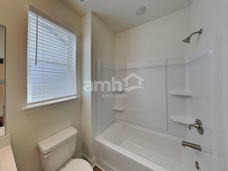 Building Photo - 3545 Shane Hill Rd SW