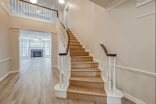 Building Photo - 18 Turtle Creek Manor
