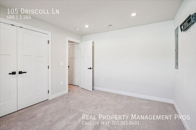 Building Photo - 105 Driscoll Ln