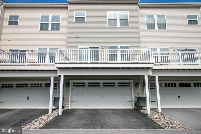 Building Photo - 308 Blue Welsh St