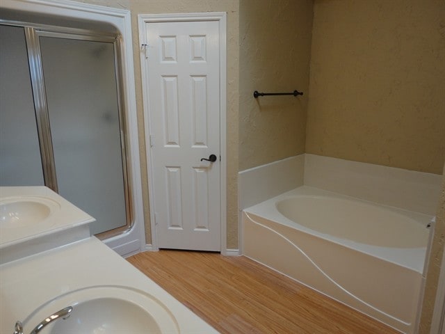 Building Photo - 7312 Glen Dr