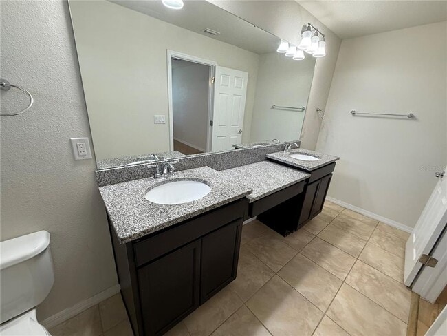 Building Photo - 9154 Hillcroft Dr