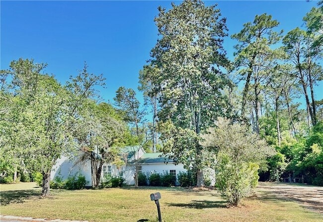 Building Photo - 1005 Seminole Trail