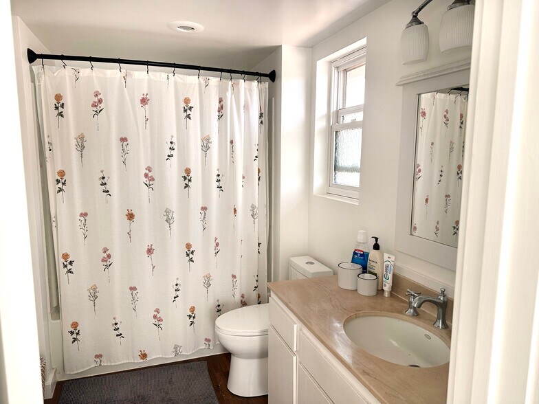 Building Photo - 2940 Luff Ct