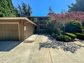 Building Photo - 2196-2204 Nomad Ct SE
