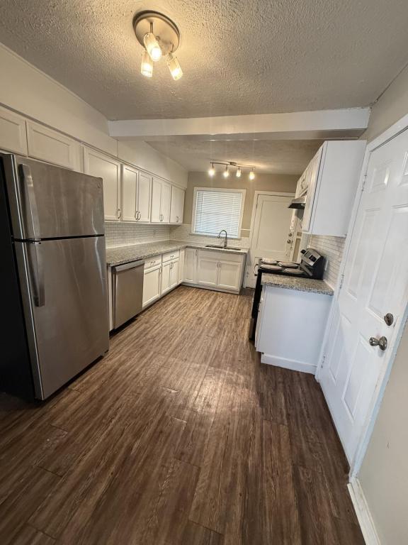 Building Photo - 4170 Plaza St