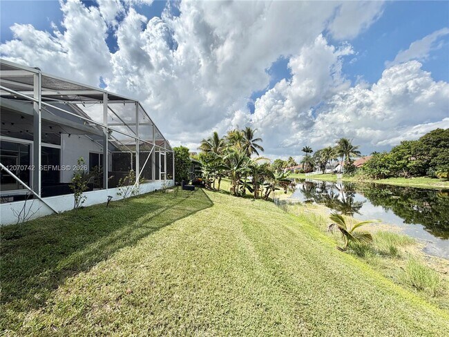 Building Photo - 415 NW 165th Ave