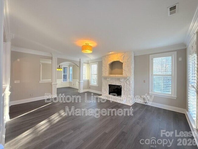 Building Photo - 5200 Craftsman Ridge Dr