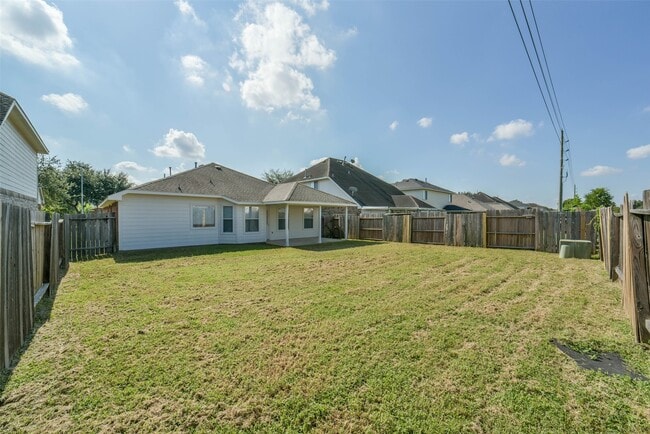 Building Photo - 3863 Silver Hawk Dr