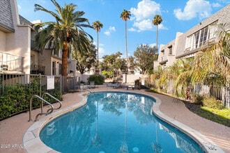 Building Photo - 1018 E Osborn Rd