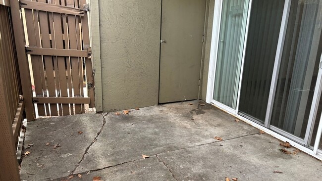 Building Photo - Spacious 2 bed/2 bath condo in Concord