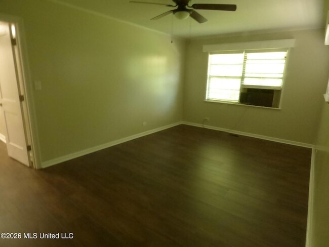 Building Photo - 2083 Martin Rd