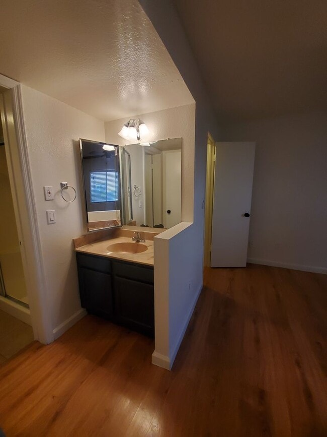 Building Photo - Ground level 2 bed/2 bath condo- Guadalupe & Country Club **$500 off 1st Month**