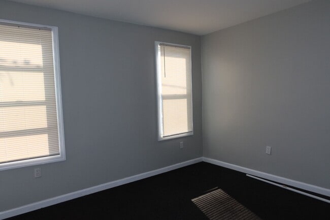 Building Photo - 2-Bedroom Home – Ready for You! ?