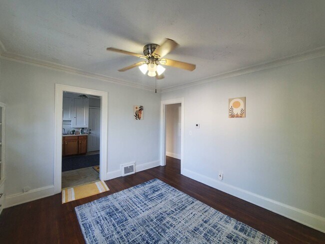Building Photo - 15711 Grovewood Ave