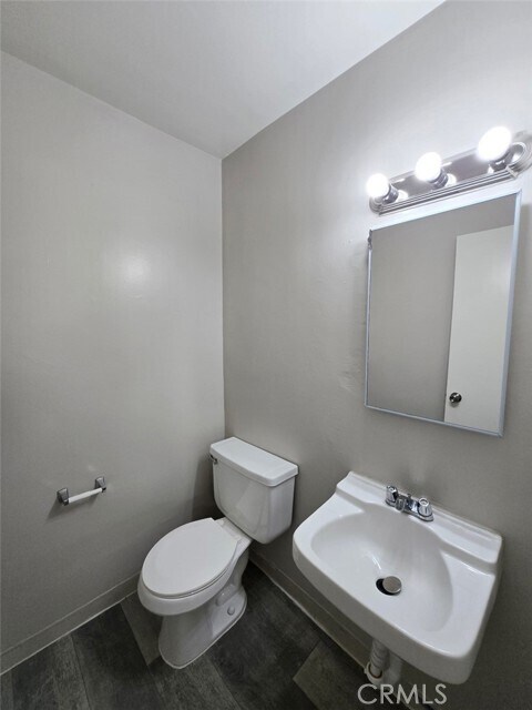 Building Photo - 434 N Terry Way