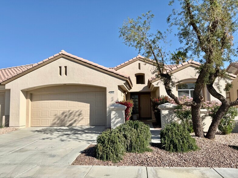 east side of duplex - 78278 Desert Willow Dr