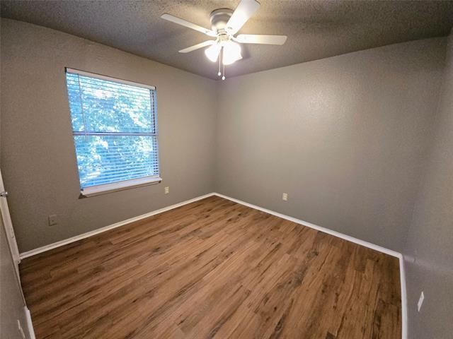 Building Photo - 3813 Waxwing Cir S