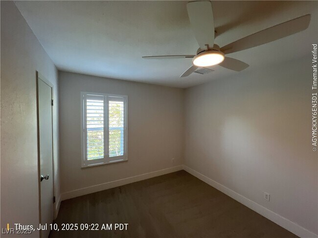 Building Photo - 706 Tam O Shanter