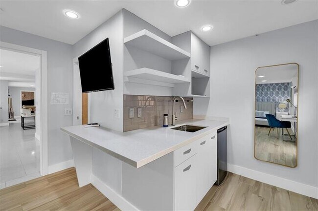 Building Photo - 4710 NE 27th Ave
