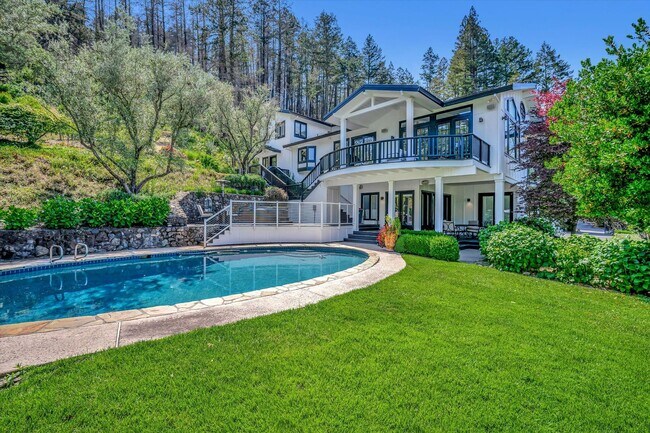 Building Photo - Welcome to Your Luxurious Napa Valley Retr...